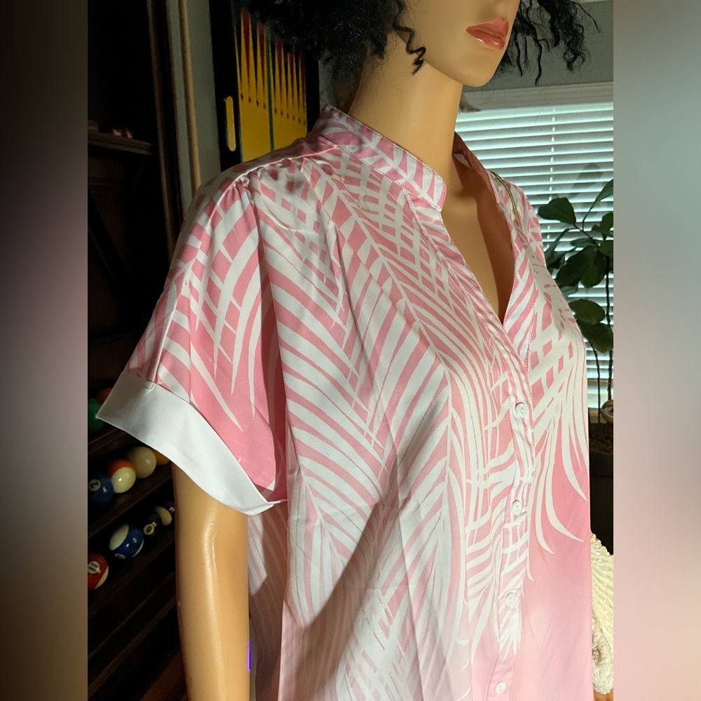 NWOT Pink and white blouse
